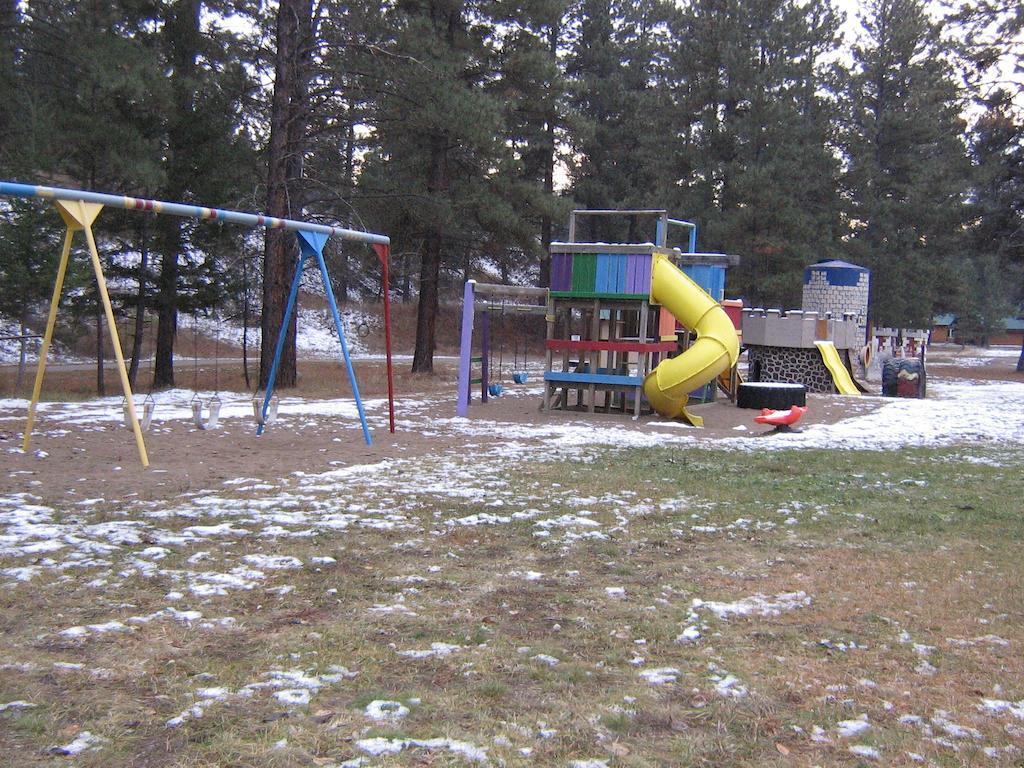 Rainbow Lake Castle Resort Princeton Exterior photo